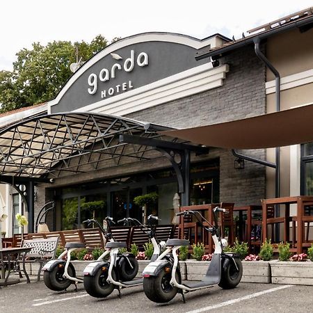 Garda Hotel โซมบ็อตเฮย์ ภายนอก รูปภาพ