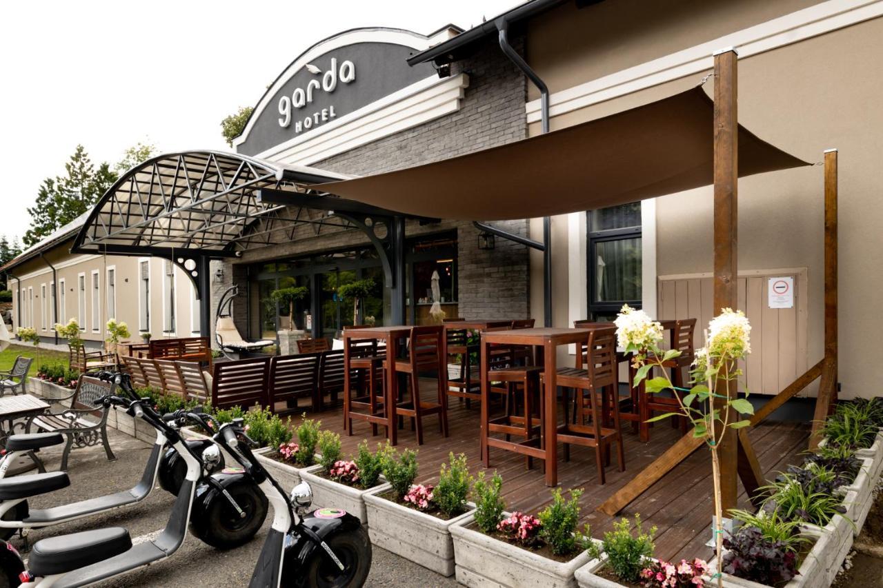 Garda Hotel โซมบ็อตเฮย์ ภายนอก รูปภาพ